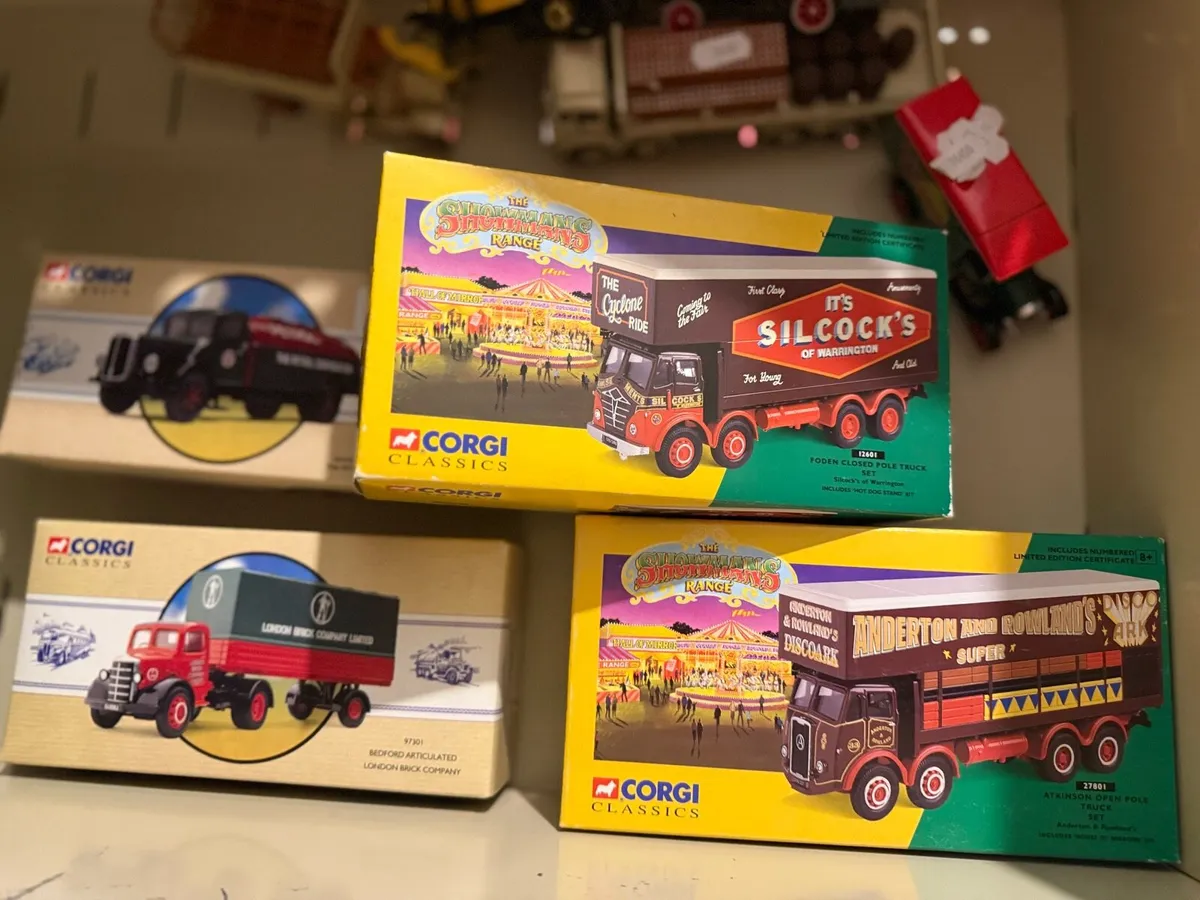 Select of Corgi models buses/trucks - Image 1