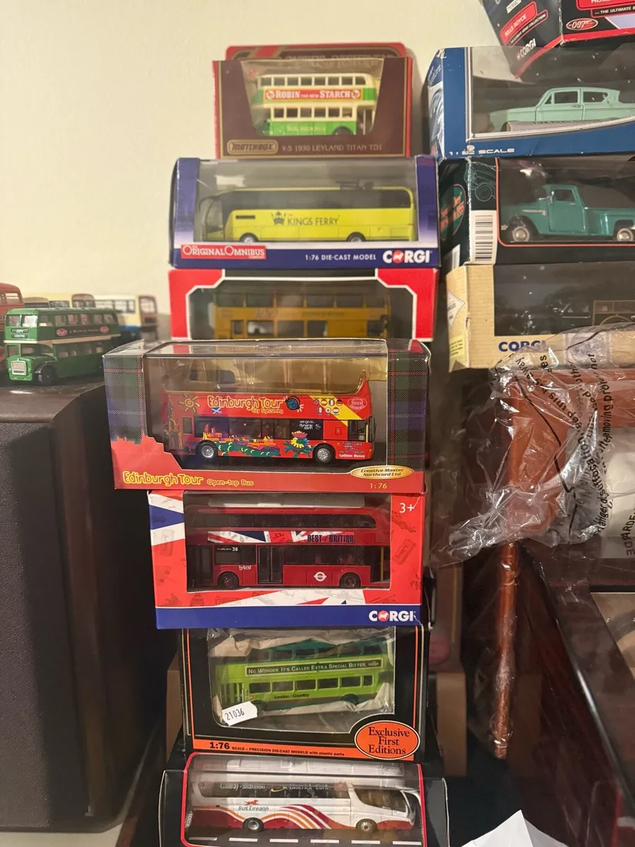 Large range of model buses /Trucks - Image 1