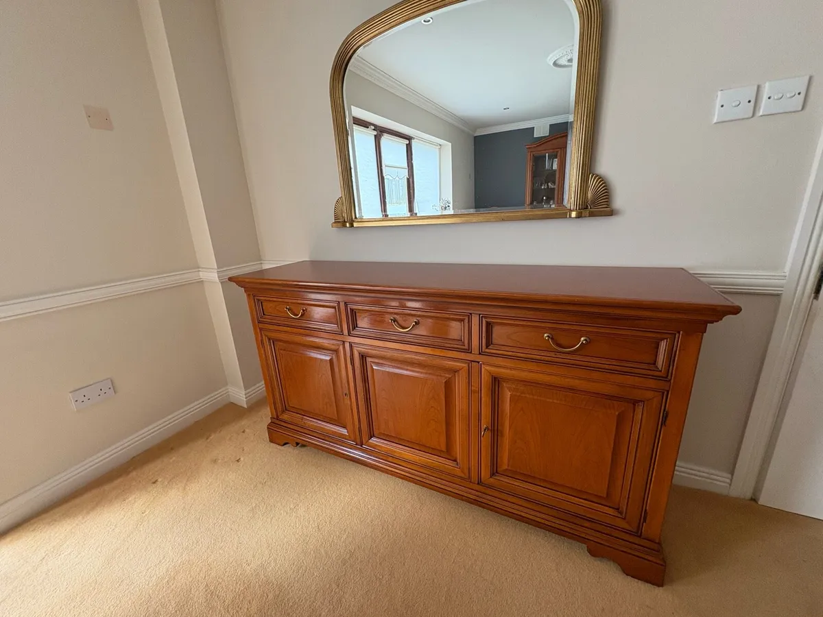 Luxurious Italian Selva Sideboard - Image 1