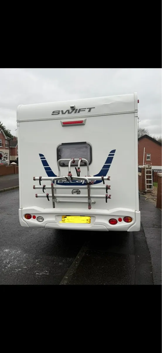 2015 swift escape 696 - Image 2