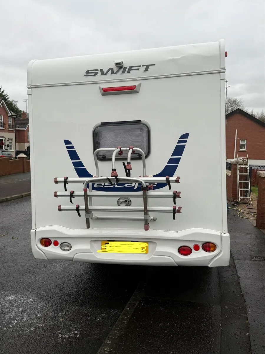 2015 swift escape 696 - Image 4