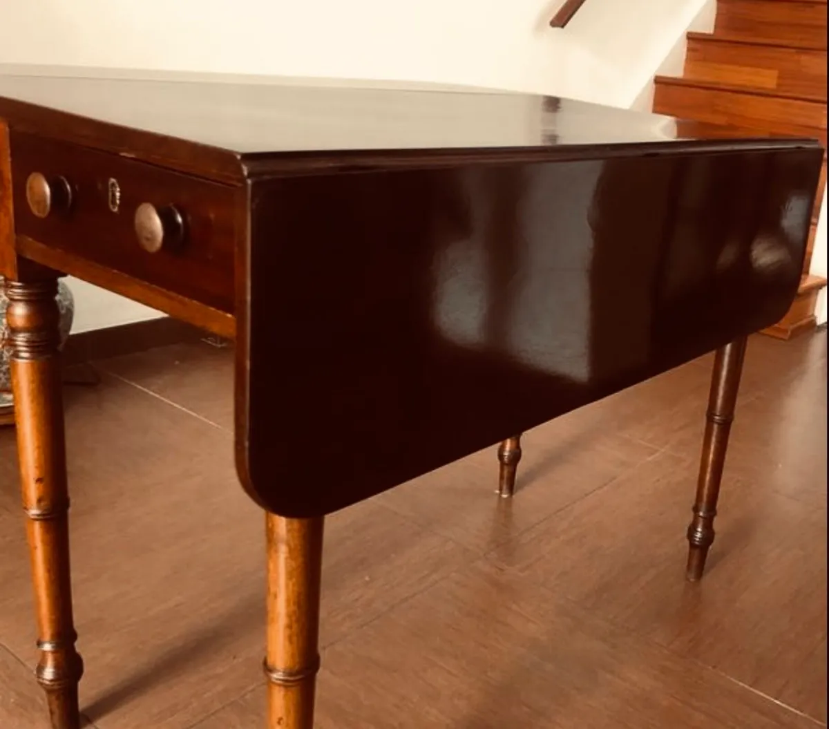 VICTORIAN PEMBROKE DROP-LEAF TABLE