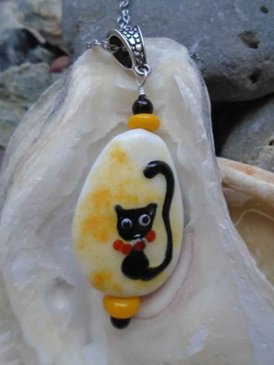 Jewellery, Pendant. Gift. Necklace - Image 1