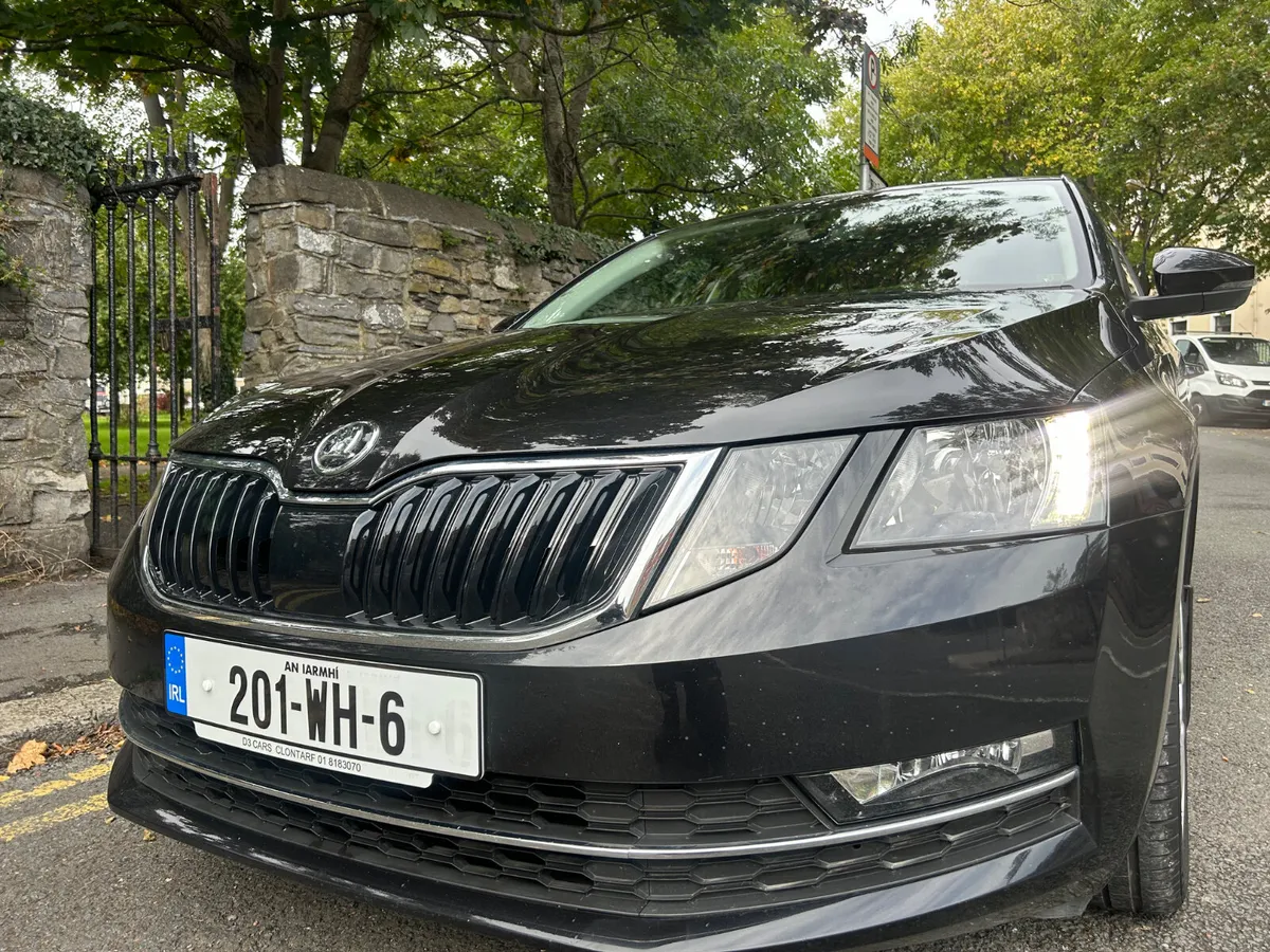2020 SKODA OCTAIVA STYLE PETROL PARKING CAMERA - Image 1