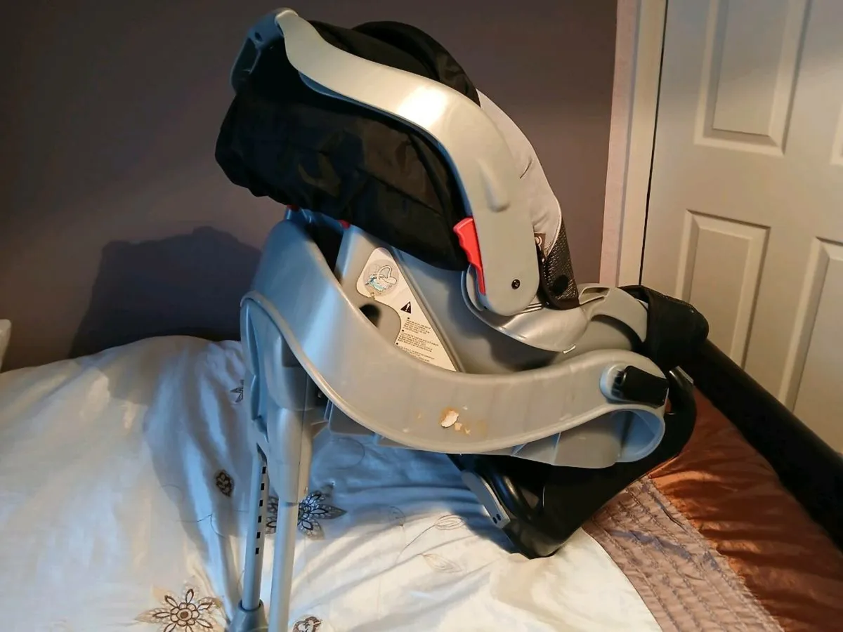 Child Car Seat - Image 2