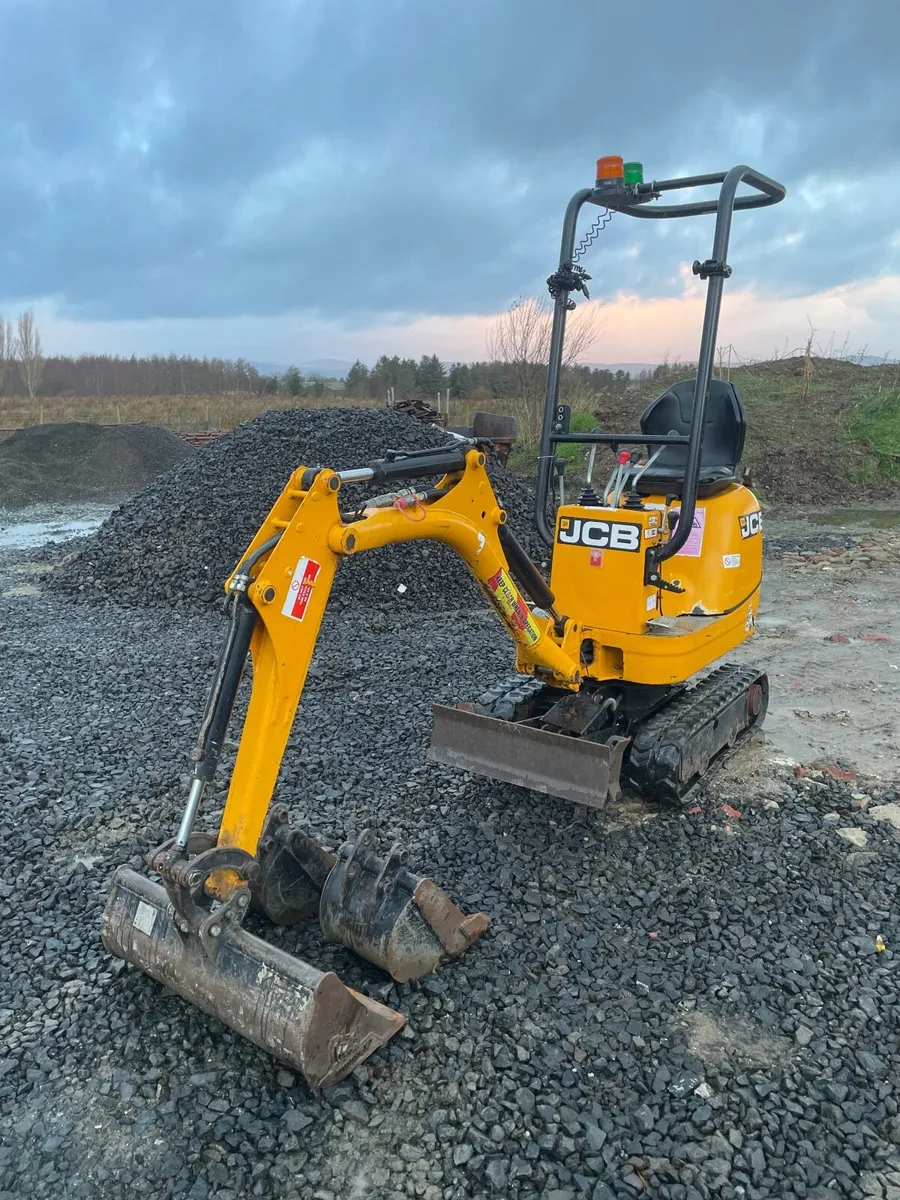 2021 JCB 8008 micro digger/excavator - Image 1