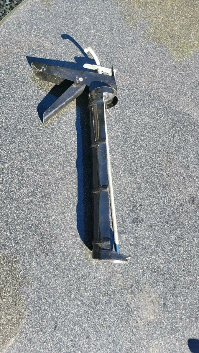 New caulking gun, sealant applicator