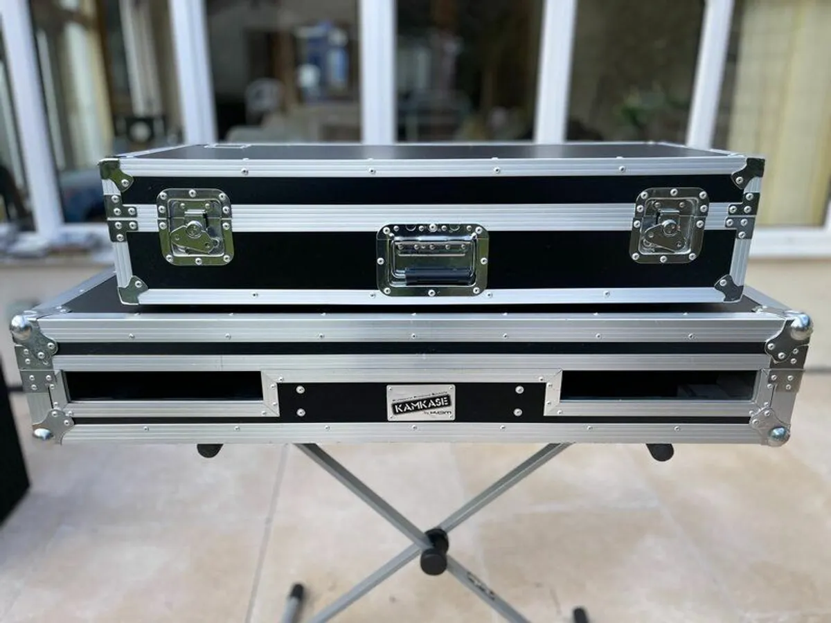 Cases for carrying DJ equipment - Image 1