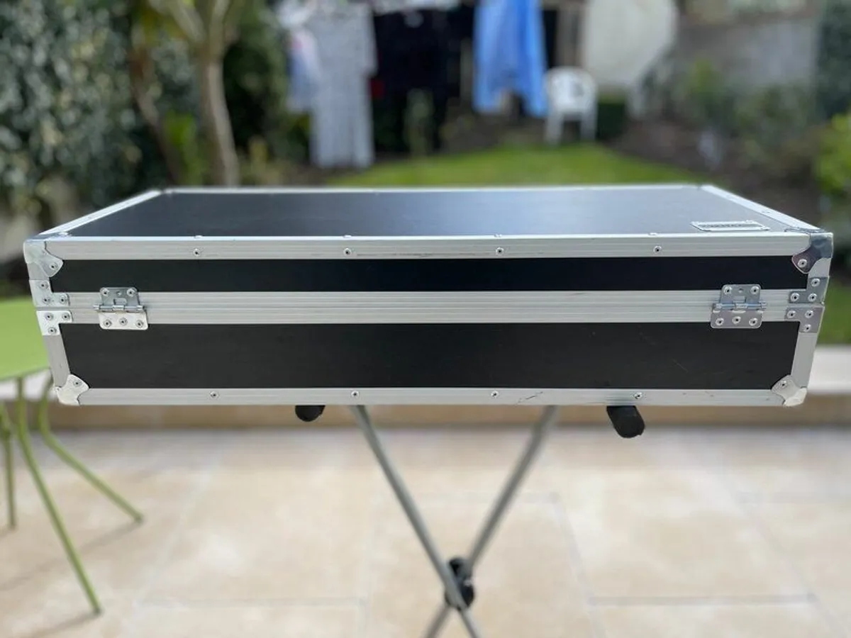 Cases for carrying DJ equipment - Image 4