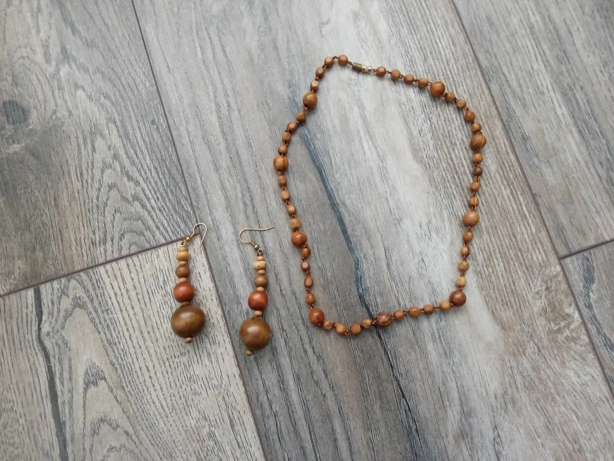 Wooden Beaded Necklace/Earrings Set. - Image 2