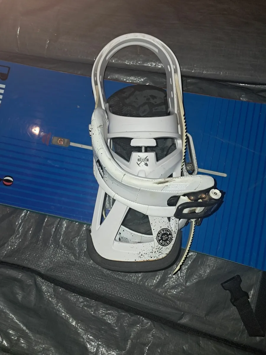 Snowboard burton process and Hero 158 x 2 bags and - Image 1