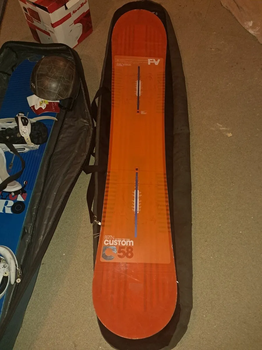 Snowboard burton process and Hero 158 x 2 bags and - Image 3