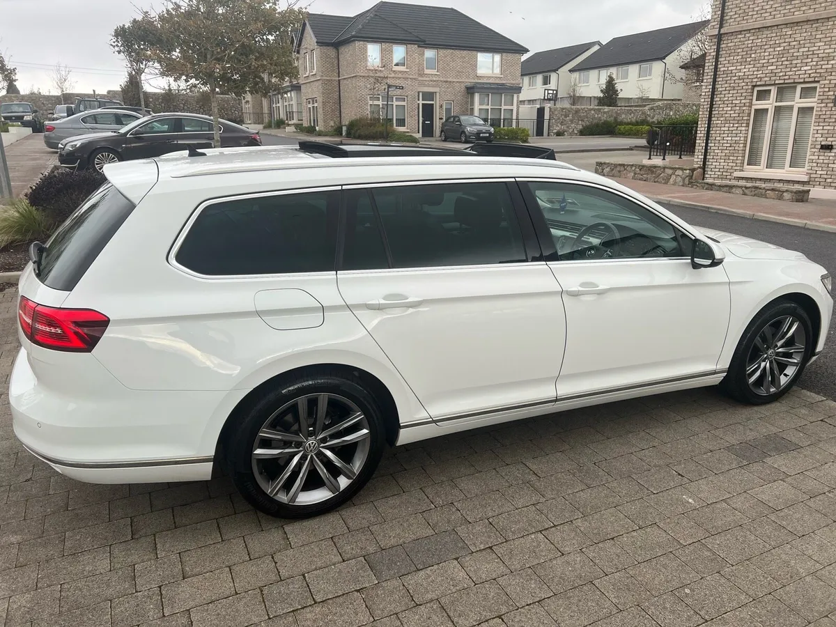 VOLKSWAGEN PASSAT ESTATE GT SPEC AUTOMATIC - Image 2