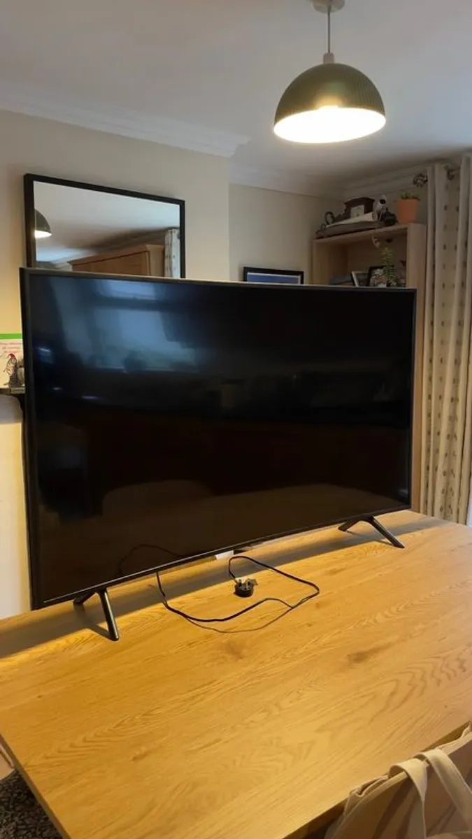 Samsung 55 inch HDR LED TV - Image 3