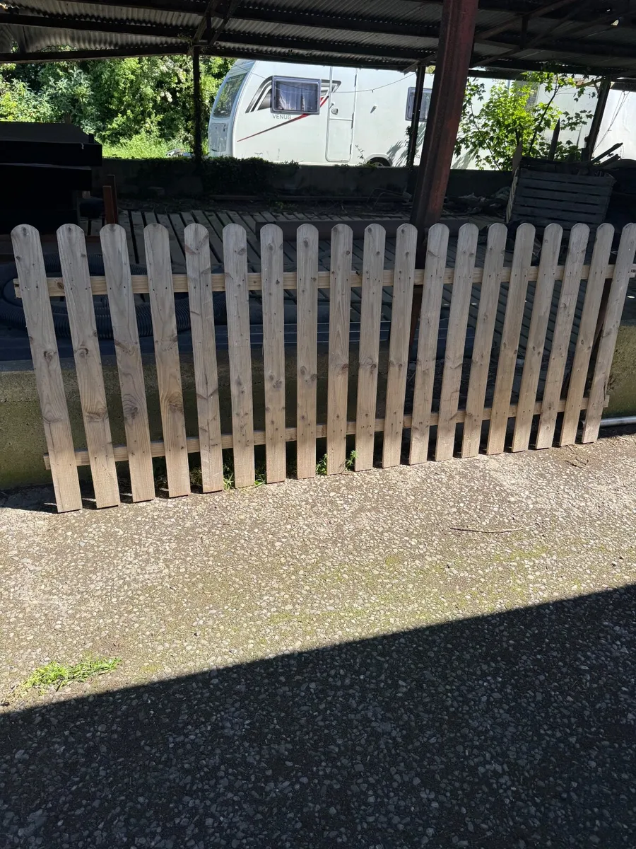 Picket fence - Image 1