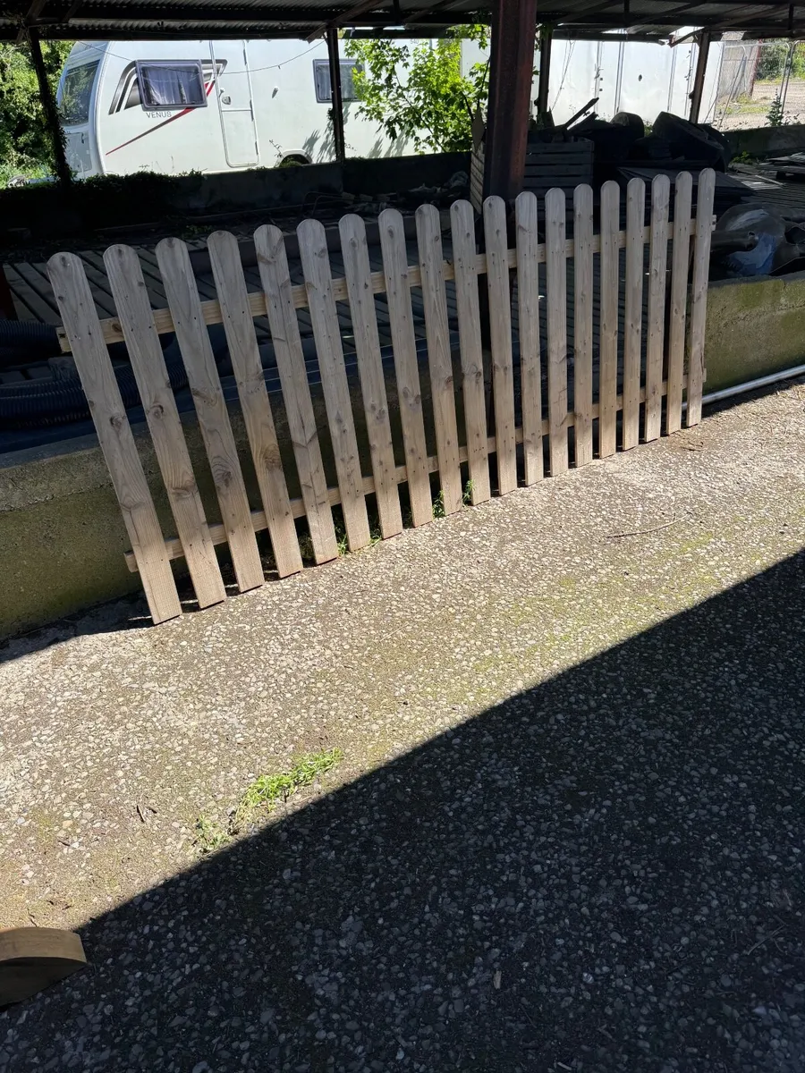 Picket fence - Image 2