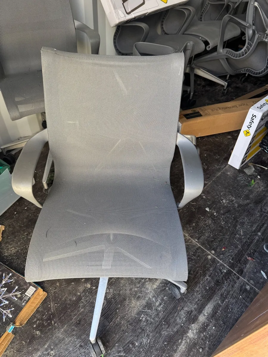 Office chairs - Image 2