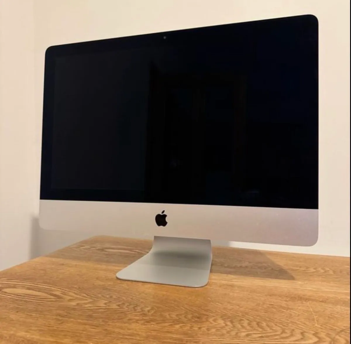 iMac 21,5" Late 2015 i5 2x1.6GHz 8GB 1TB HDD - Image 1