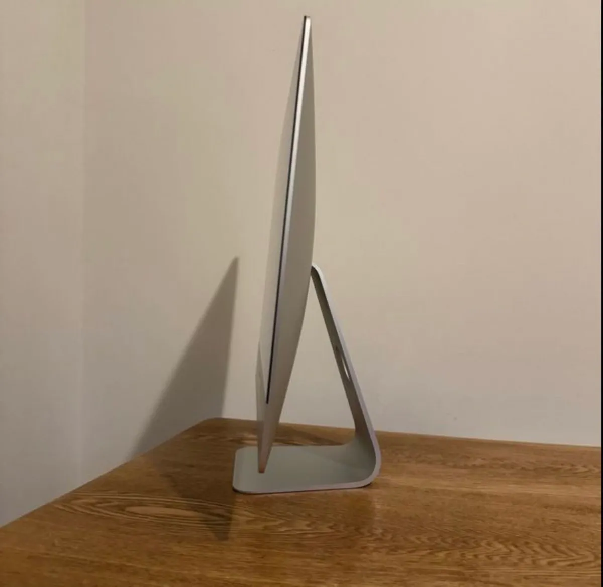 iMac 21,5" Late 2015 i5 2x1.6GHz 8GB 1TB HDD - Image 2