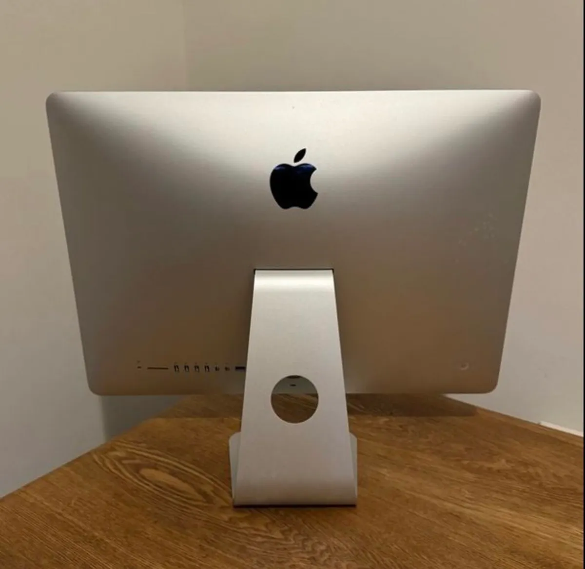 iMac 21,5" Late 2015 i5 2x1.6GHz 8GB 1TB HDD - Image 4