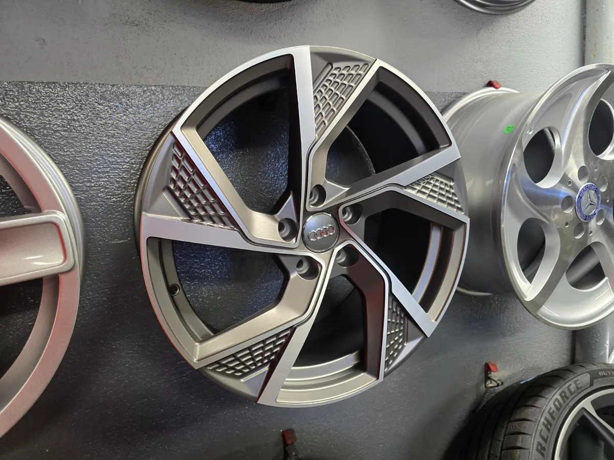 **Special** 18" Audi RS7 V2 Style