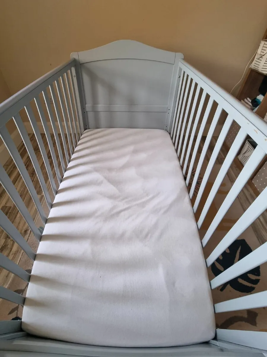 Baby furniture and accesseries - Image 1