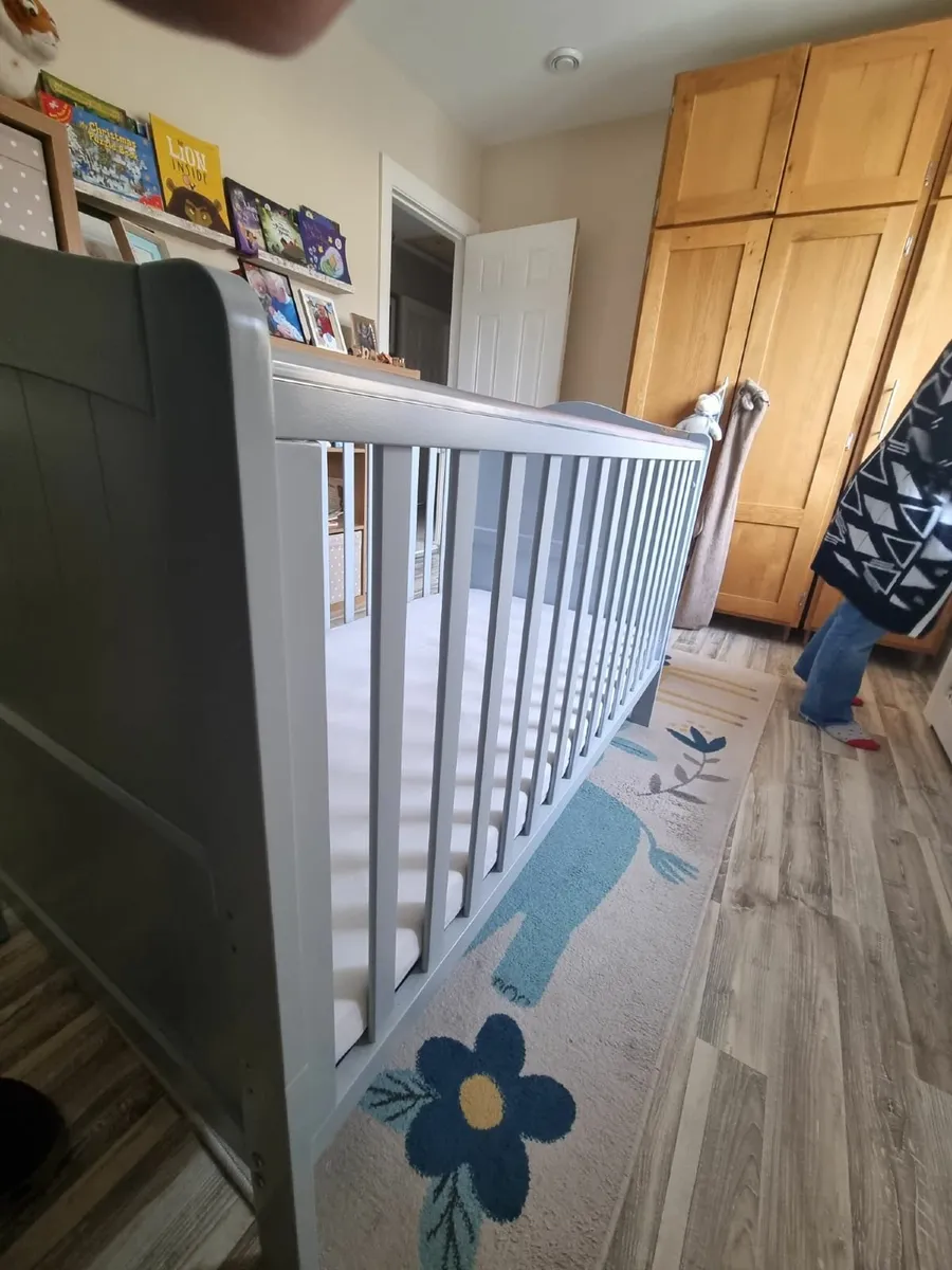 Baby furniture and accesseries - Image 3