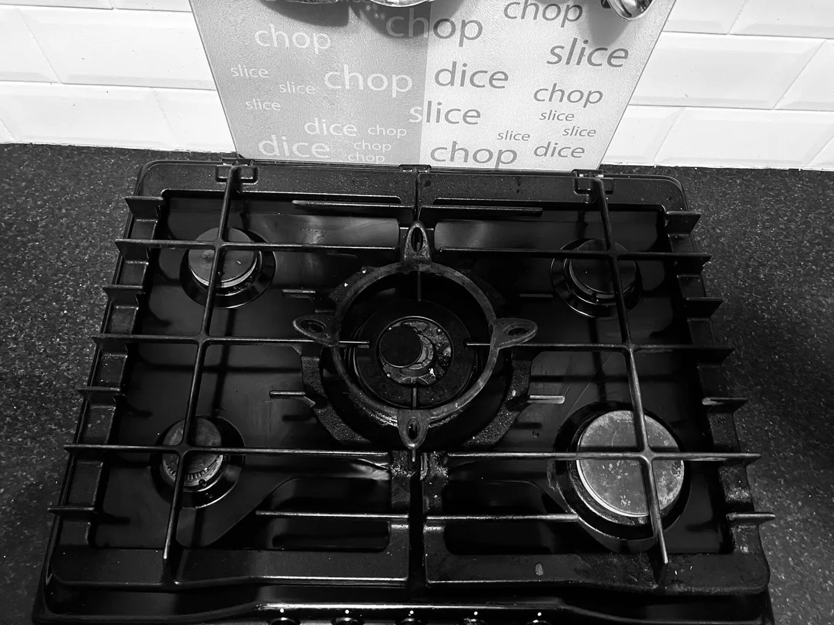 ZANUSSI 5 RING GAS HOB - Image 4