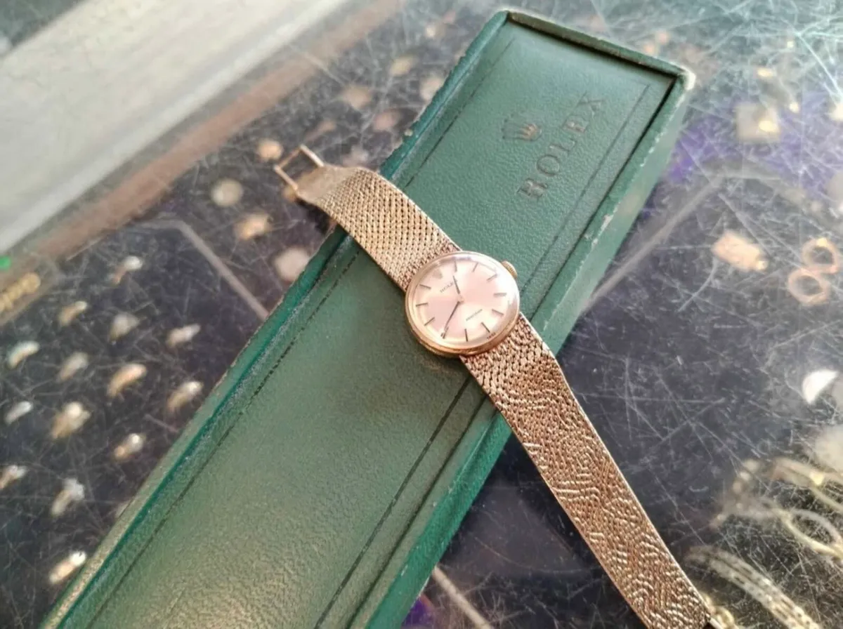 Woman’s Rolex 1968 Gold 35081 - Image 2