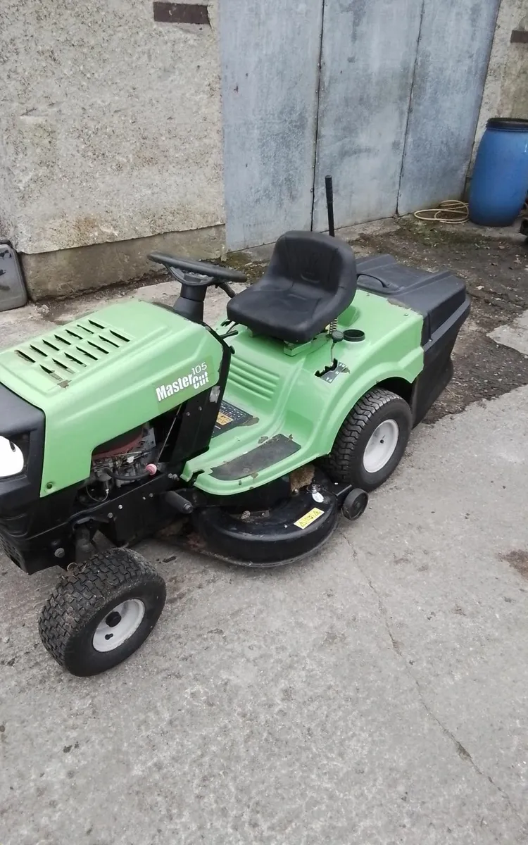 Ride on mower - Image 1