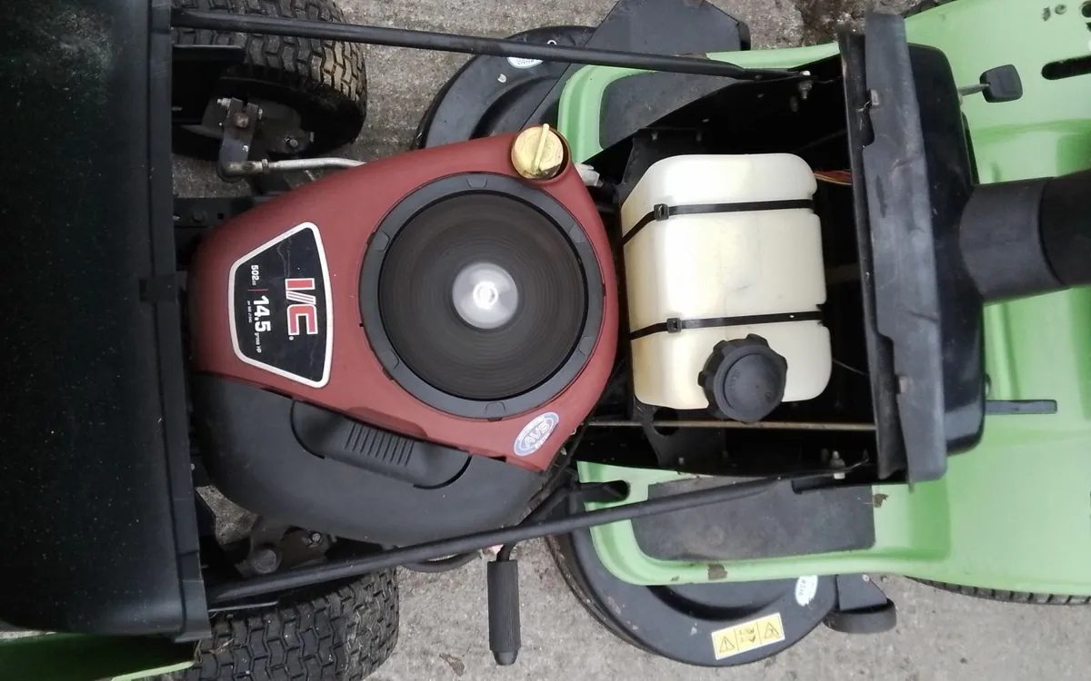 Ride on mower - Image 4