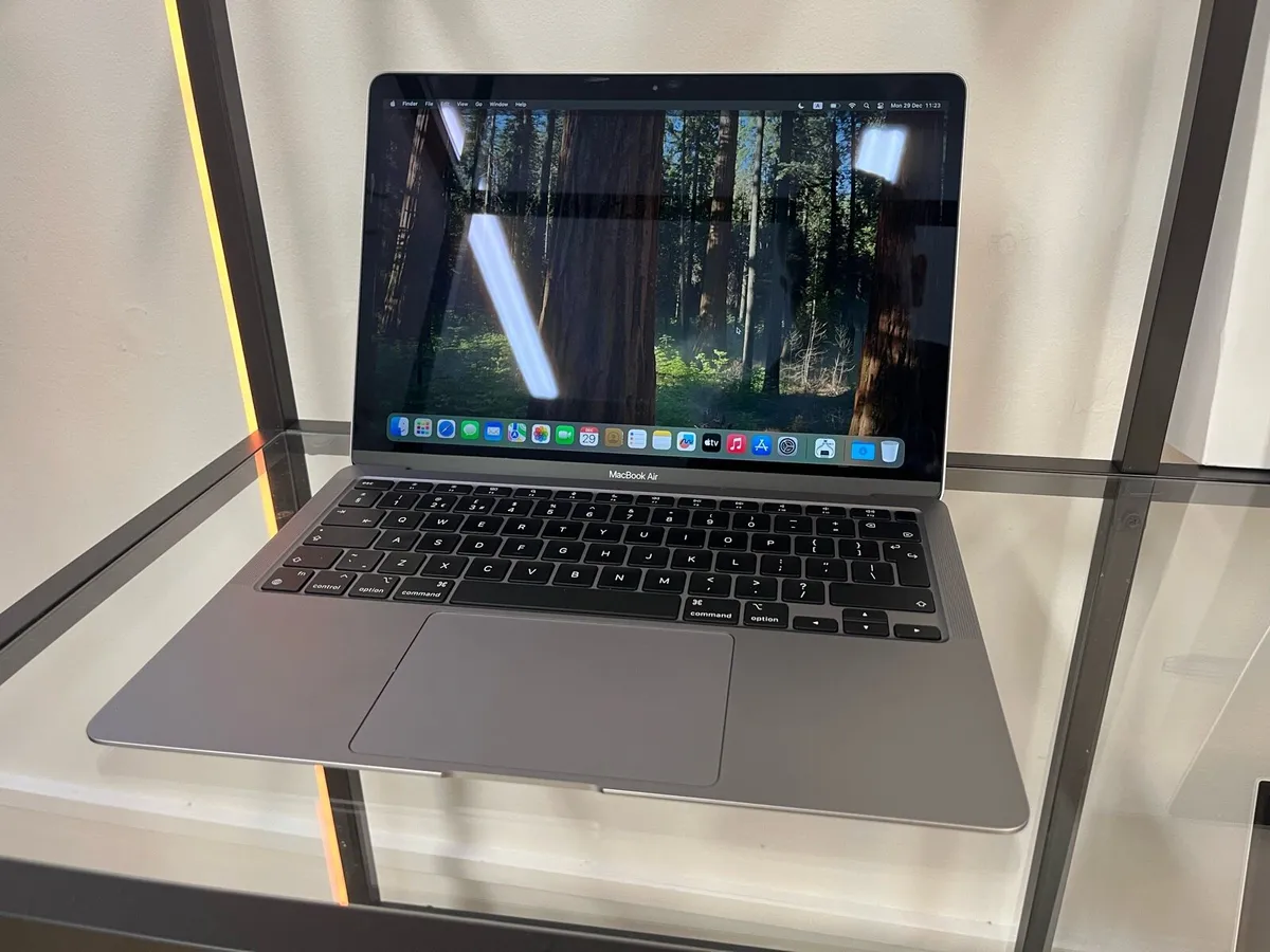 Macbook Air M1 - Image 1