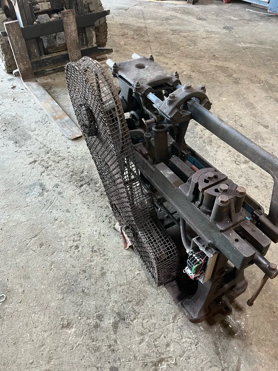 Power Hacksaw - Image 1