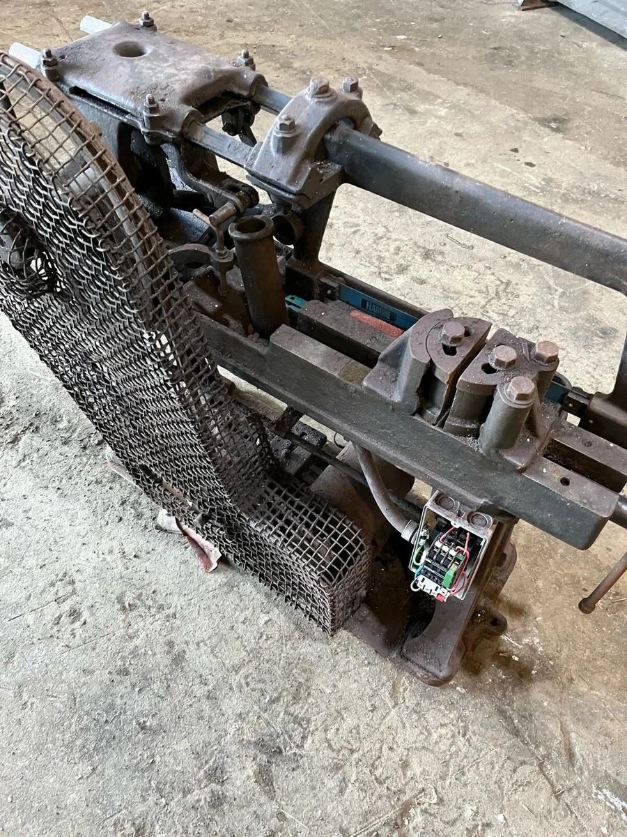 Power Hacksaw - Image 2