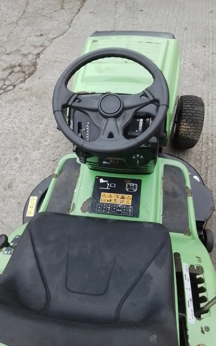 Ride on mower - Image 2