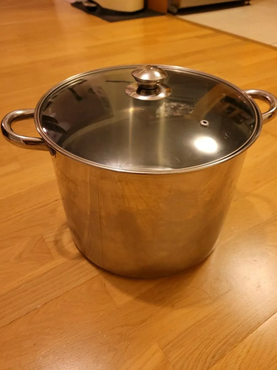 Pot and pans - Image 1