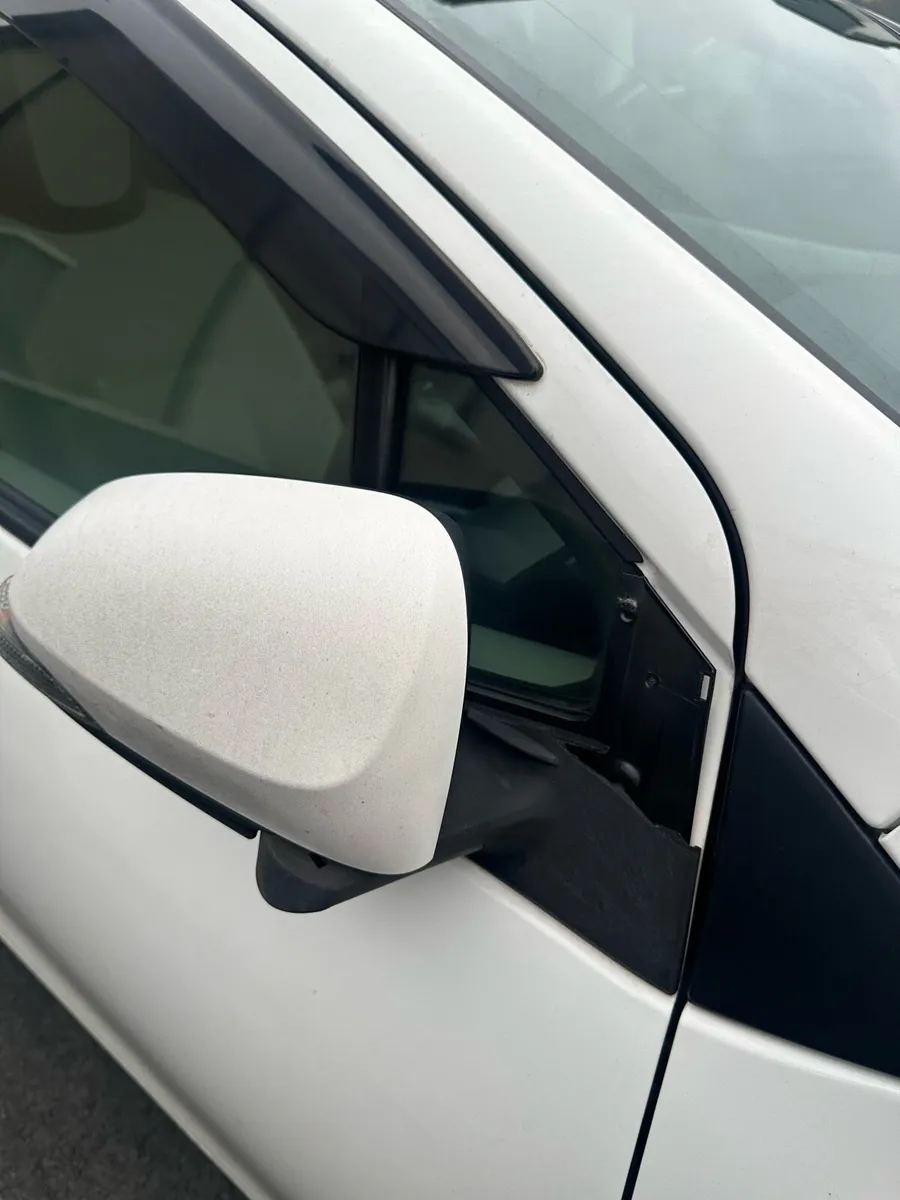 Toyota Aqua 2014 - Image 4