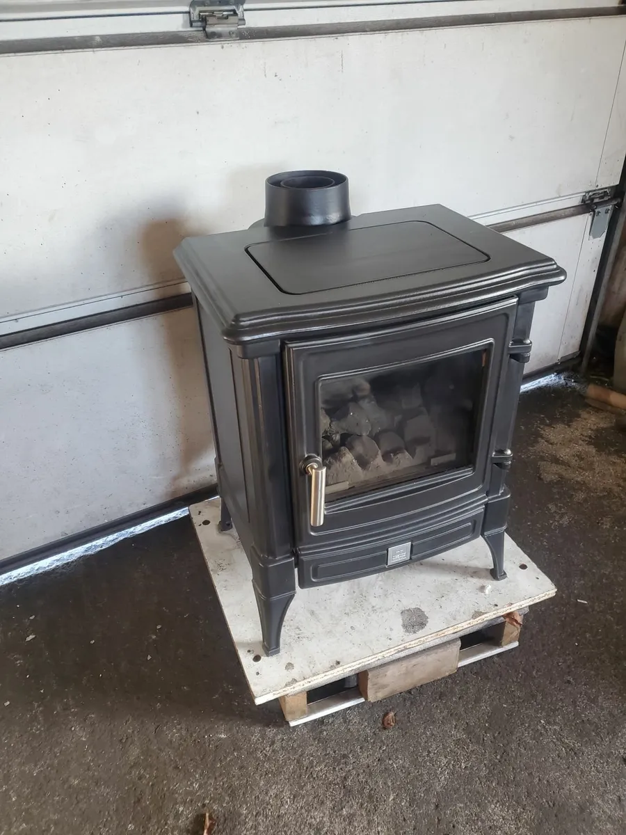 Nestor Martin 5 kw gas stove with flue - Image 1