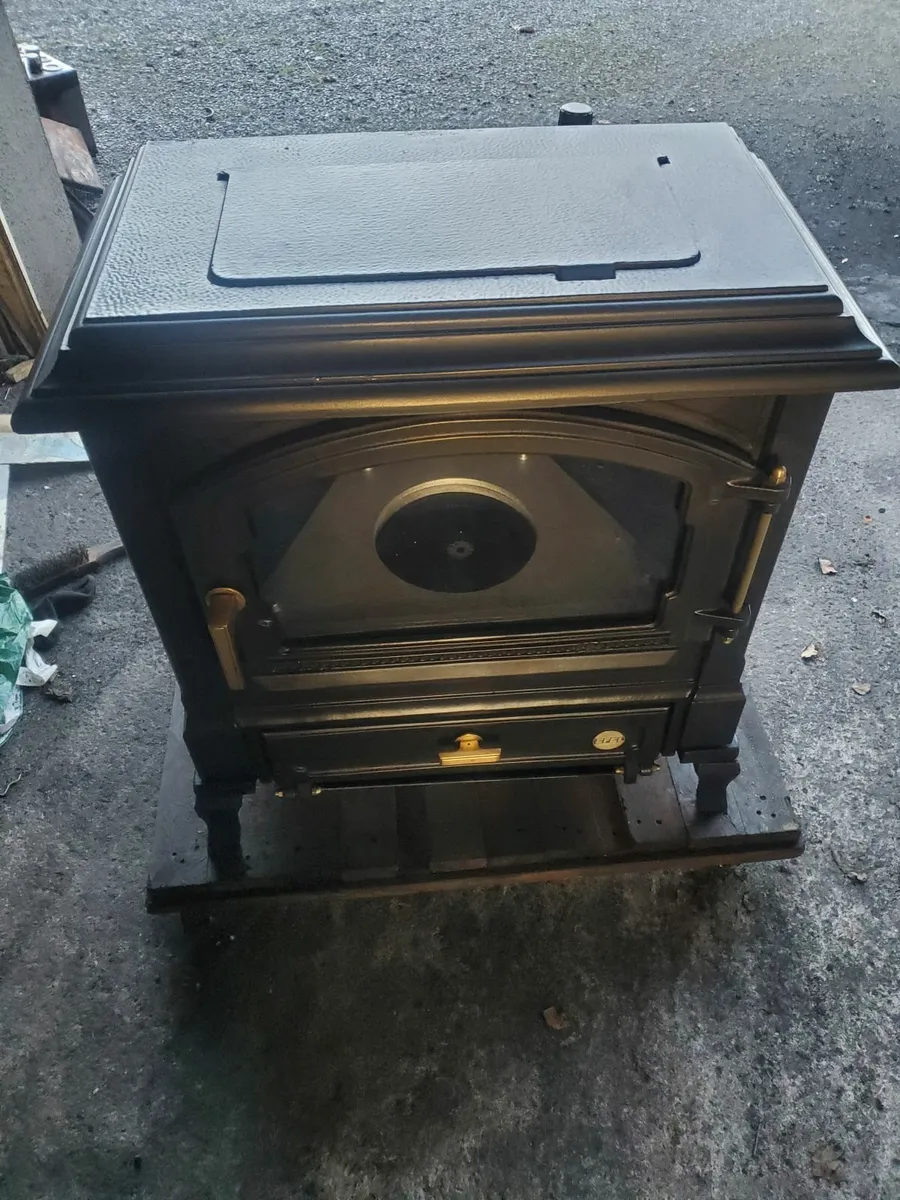 Efel/Nestor Martin 9kw oil boiler stove as new - Image 2