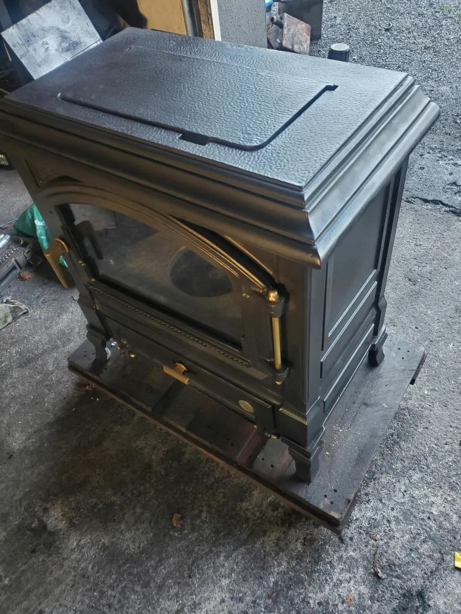 Efel/Nestor Martin 9kw oil boiler stove as new - Image 3