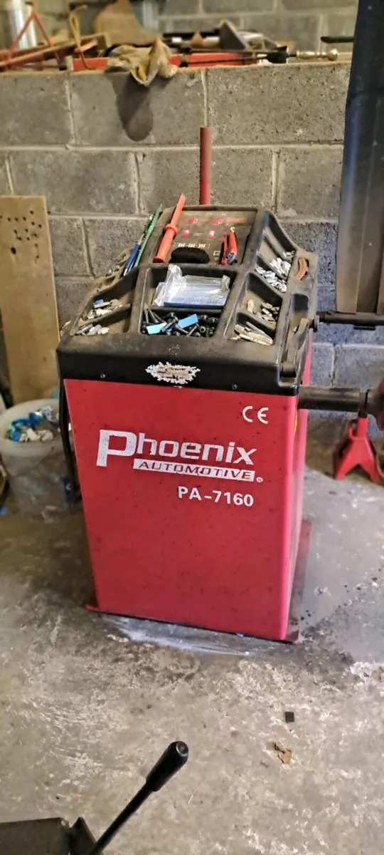 Phoenix PA-7160 Wheel Balancer - Image 1