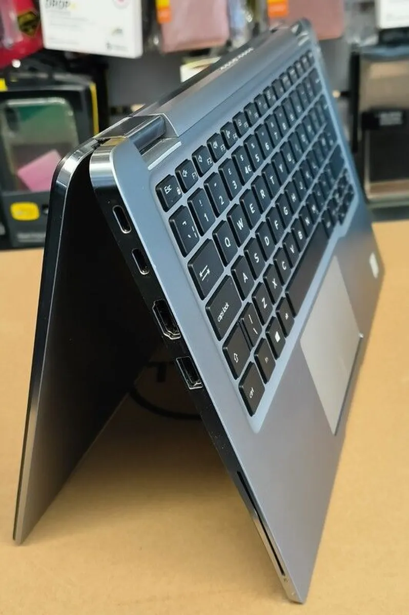 Dell Latitude 7400 2in1 i7 8665U 2.11GHz 16GB RAM 256GB SSD 14.1" FHD Windows 11 Pro (Touch Screen/ Convertable) - Image 2