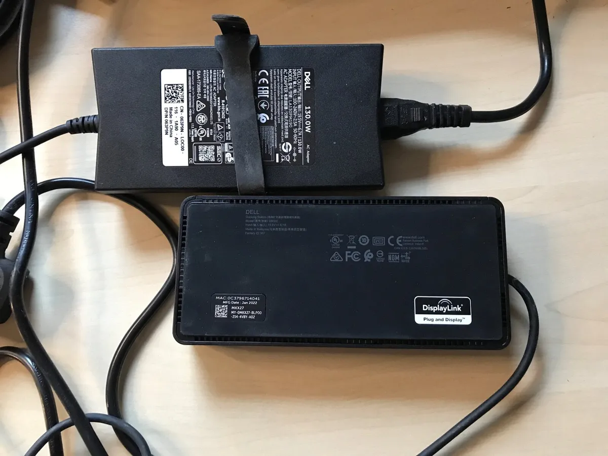 Dell D6000 docking station - Image 1