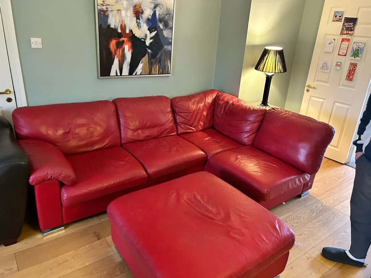 Red leather L couch - Image 1