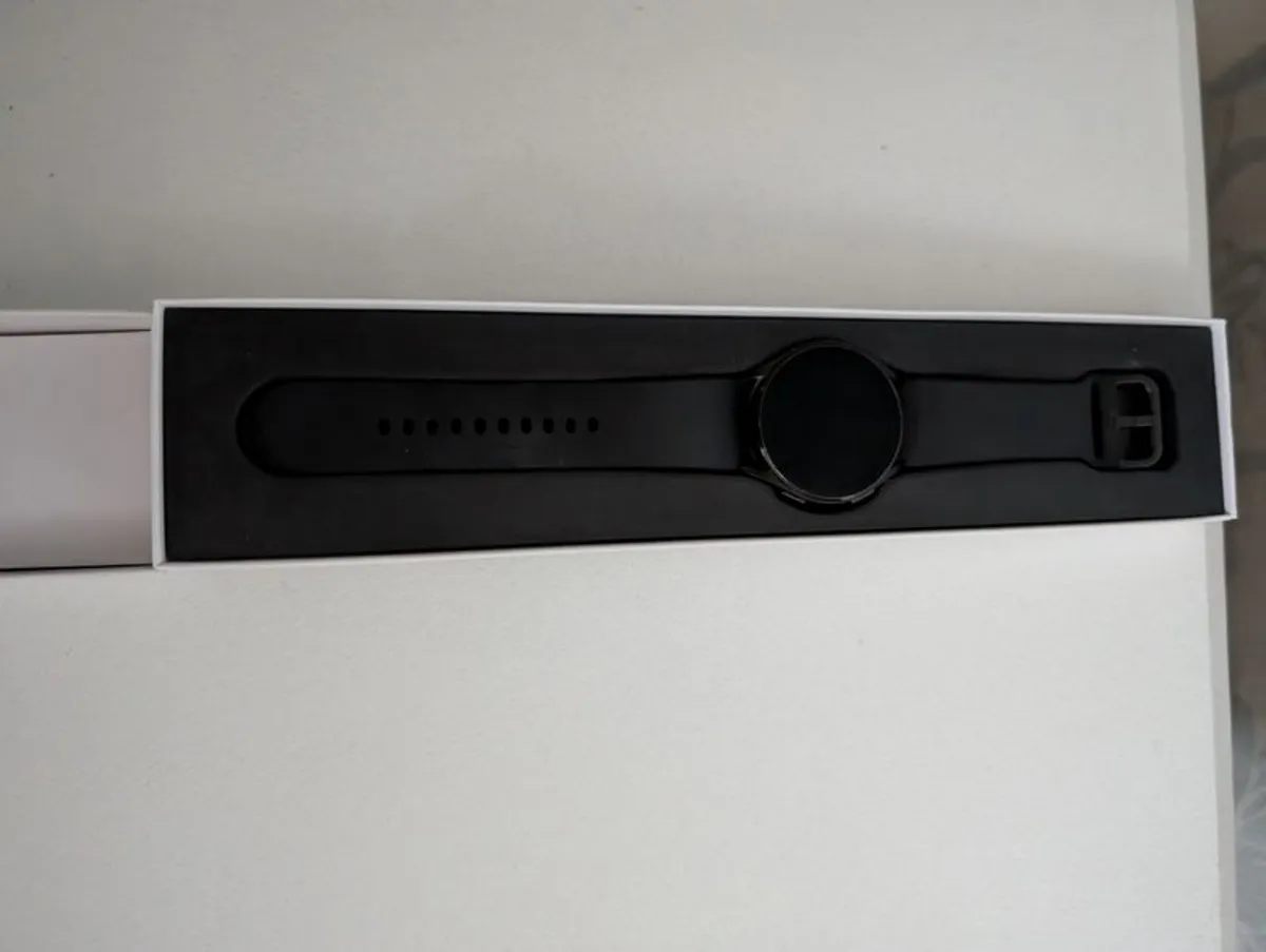 Samsung Galaxy Watch 4 - Image 1