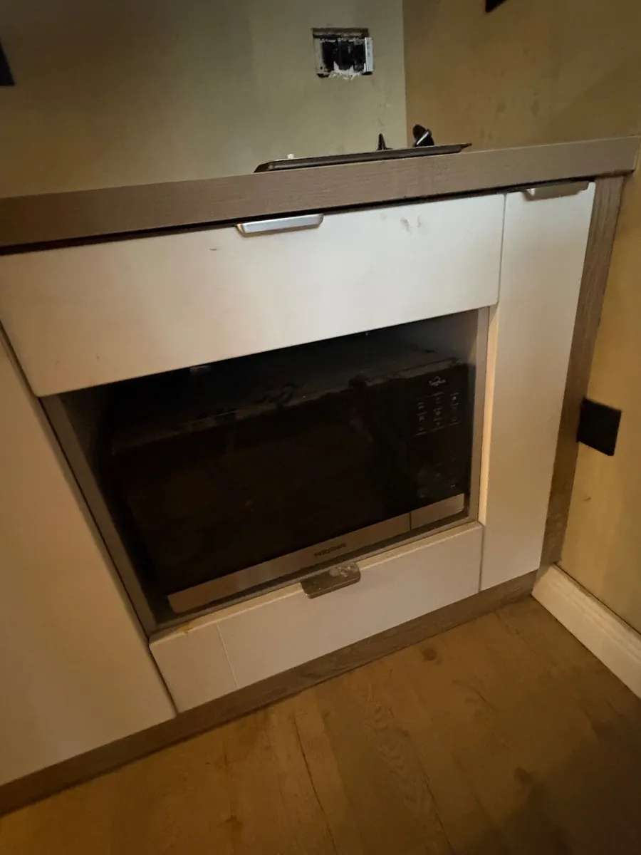 Clear out of kitchen and bathroom appliances - Image 2