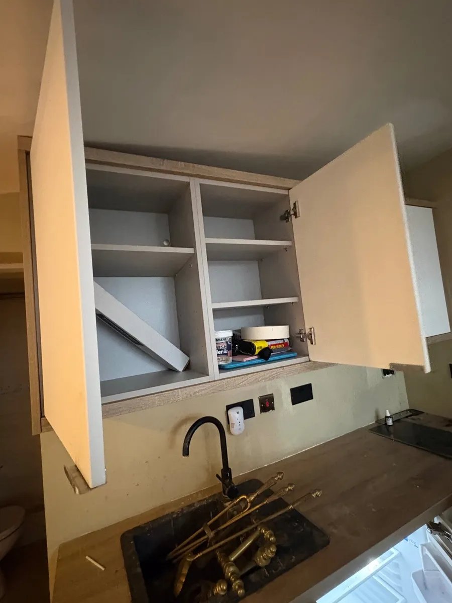 Clear out of kitchen and bathroom appliances - Image 3