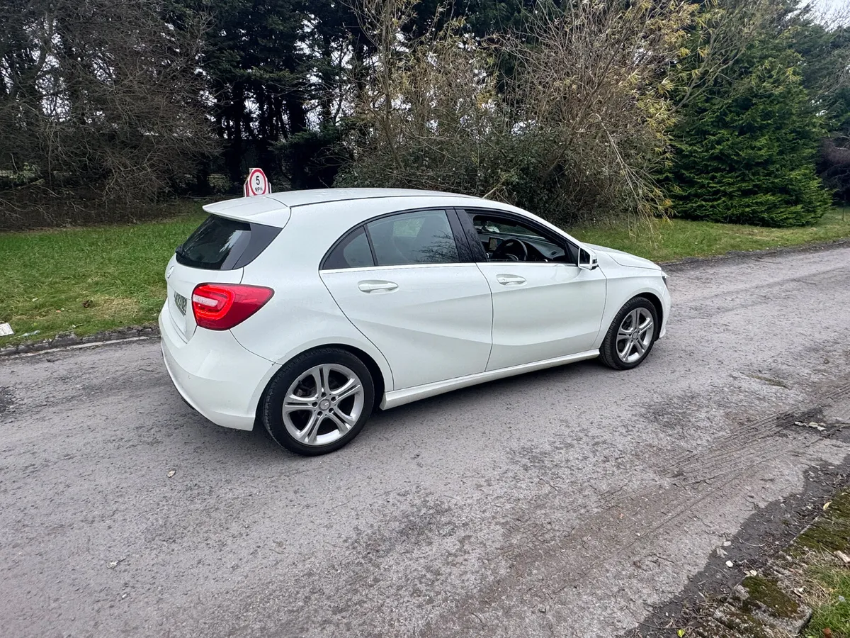 Mercedes-Benz A180 1.6 AUTOMATIC - Image 2