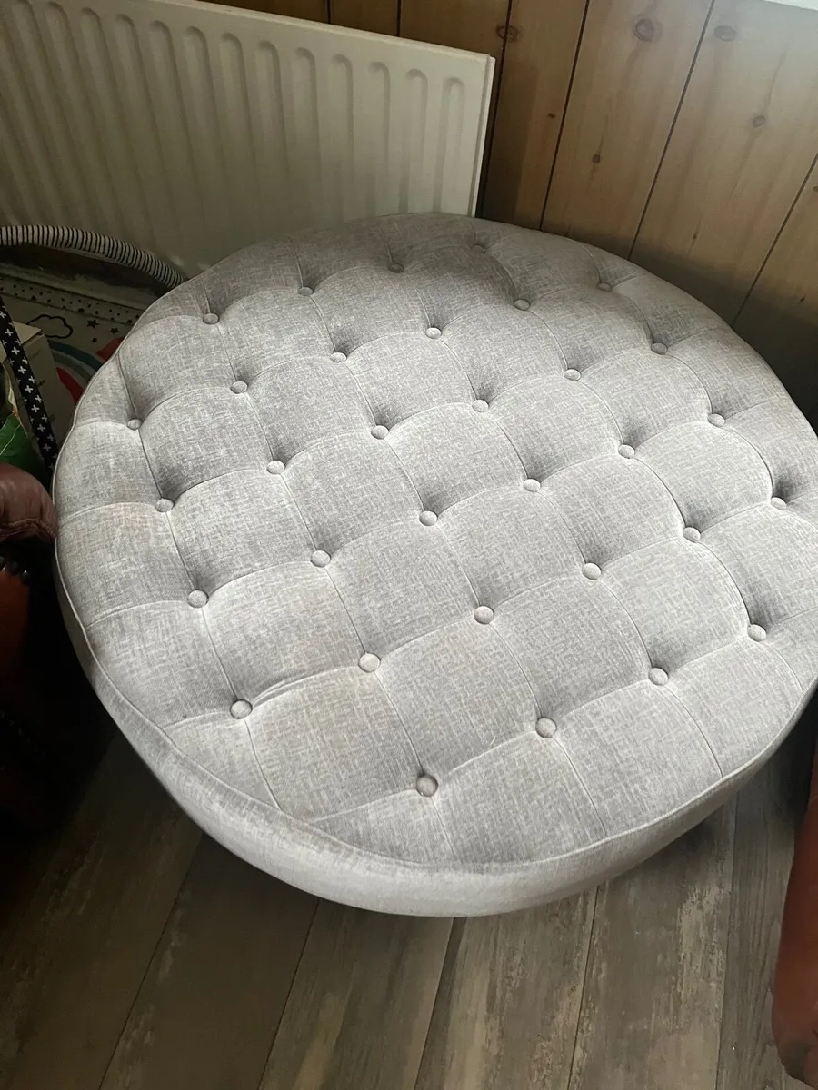 Large grey Ottoman - Image 4