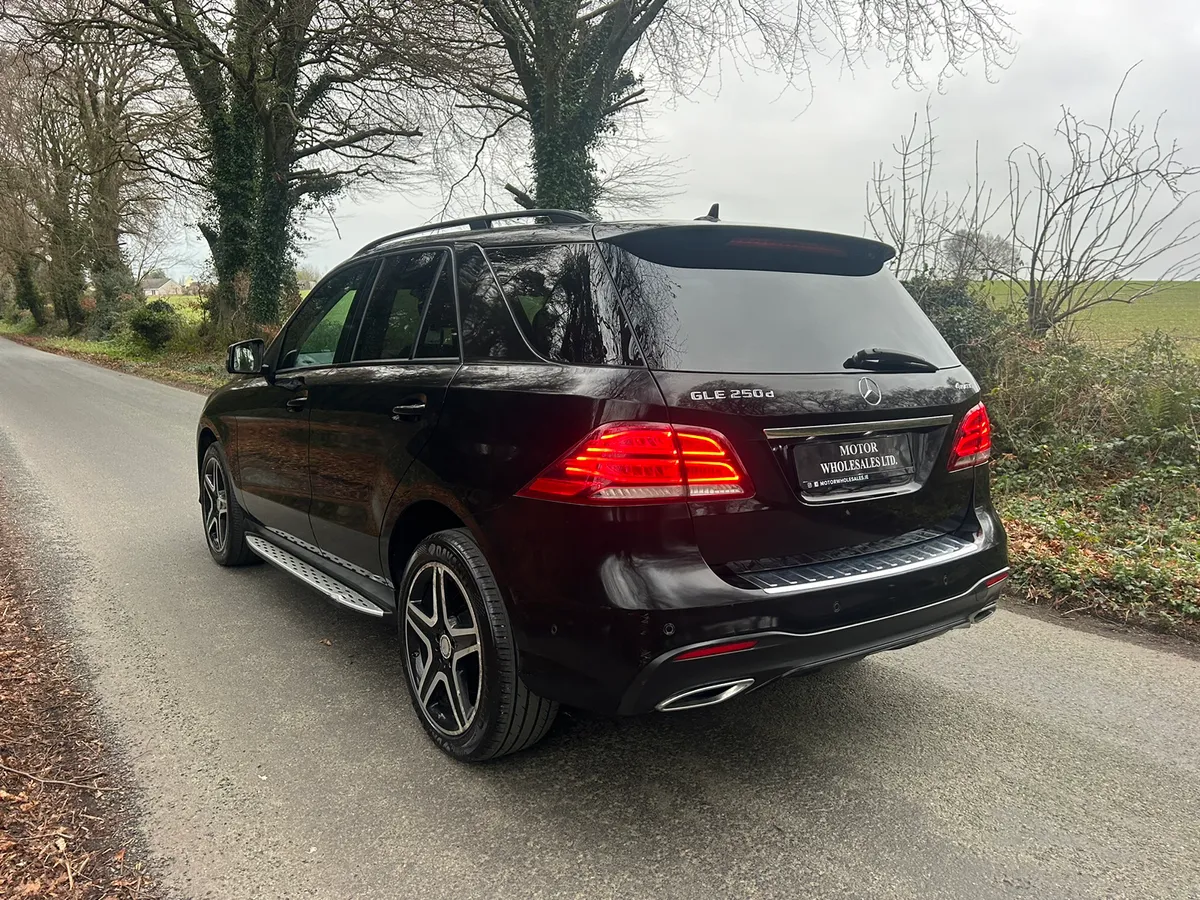 162 MERCEDES GLE250 AMG PREMIUM NIGHT PACK - Image 2